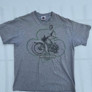 Vintage Harley-Davidson Men’s Gray Graphic Tee with Green Accents